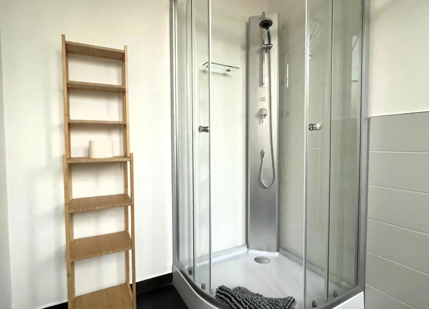 Monteurwohnung Oskar06 드레스덴 아파트